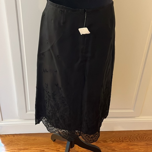 BLACK BEADED SKIRT - Picture 3 of 8